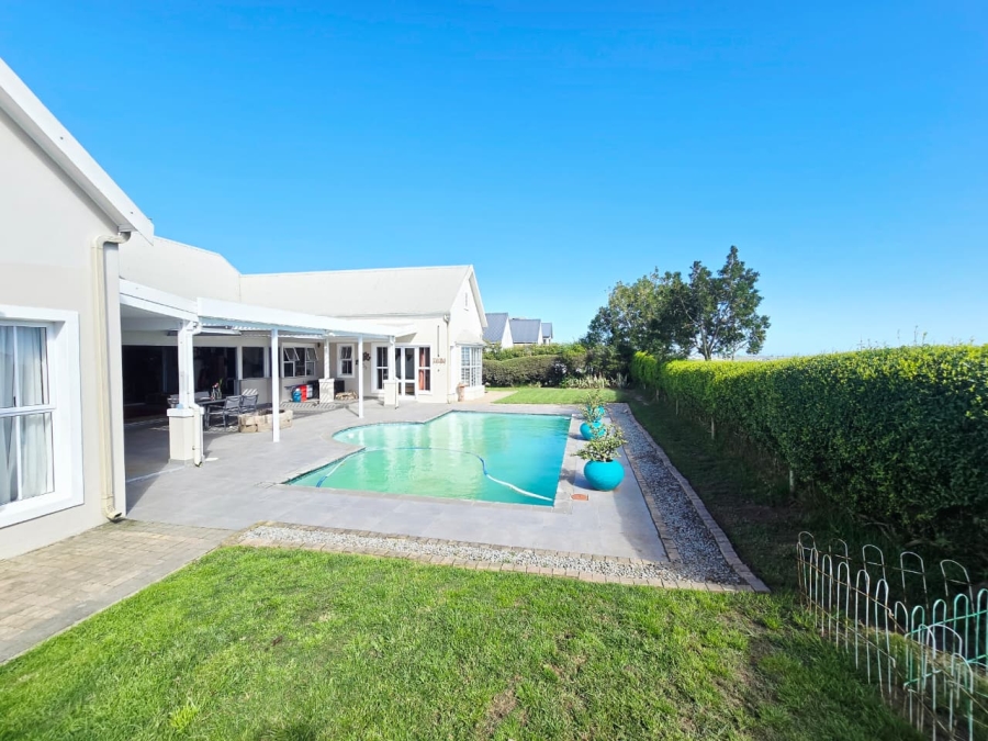 5 Bedroom Property for Sale in Kingswood Golf Estate Western Cape